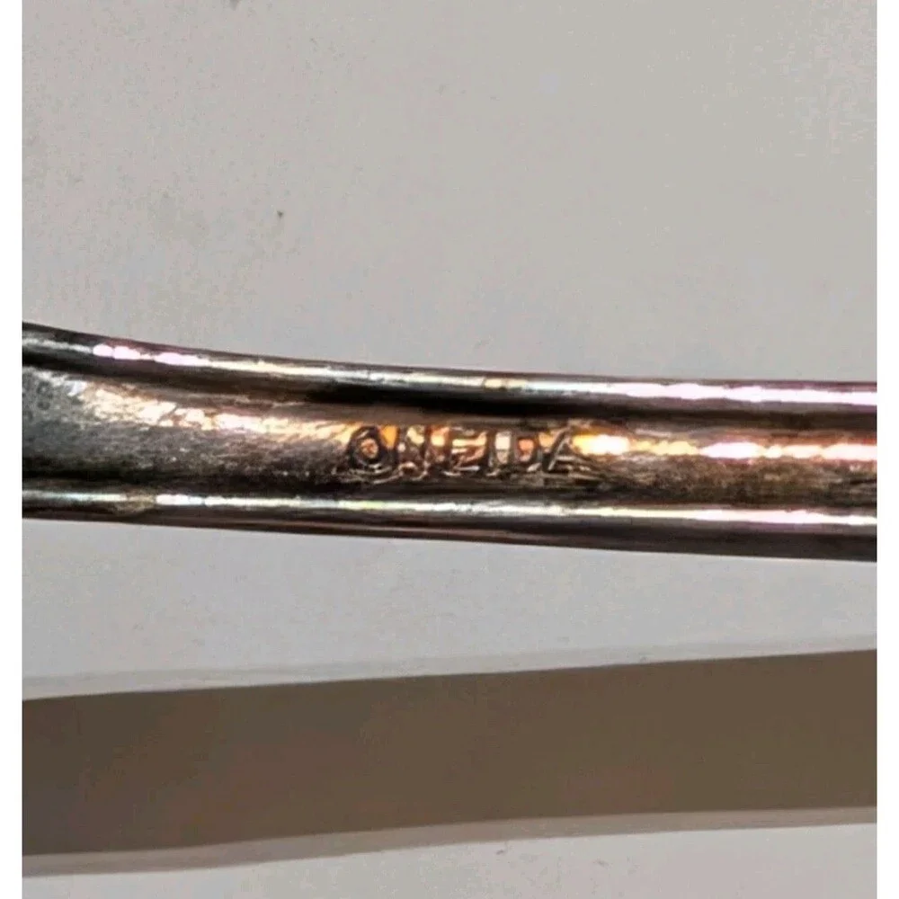 Oneida details brand